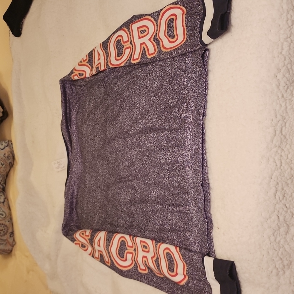 Top - Picture 4 of 5